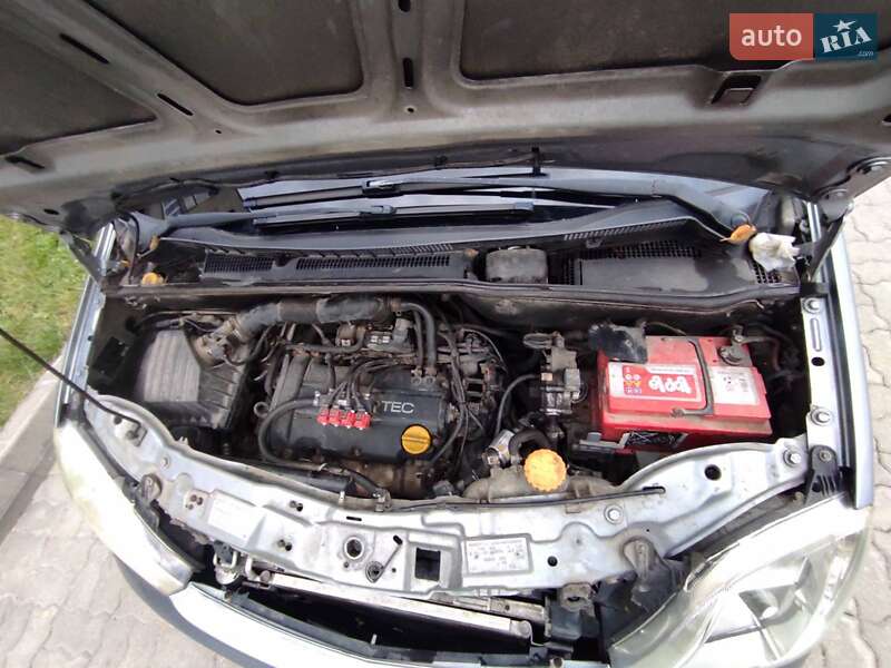 Мікровен Opel Meriva 2005 в Нововолинську