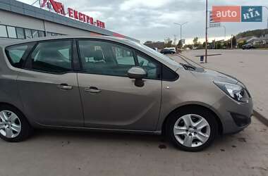 Мікровен Opel Meriva 2011 в Нововолинську