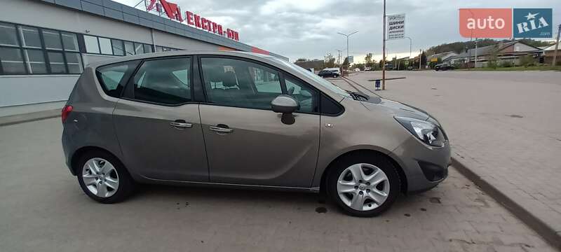 Микровэн Opel Meriva 2011 в Нововолынске