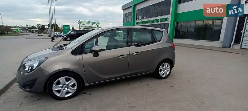 Микровэн Opel Meriva 2011 в Нововолынске