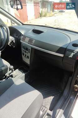 Мікровен Opel Meriva 2004 в 
