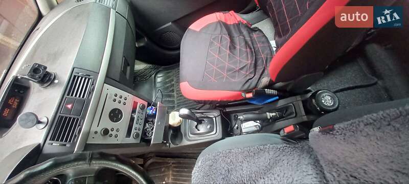Микровэн Opel Meriva 2004 в Киеве