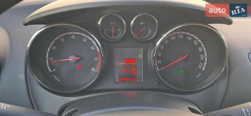 Мікровен Opel Meriva 2010 в Остриці