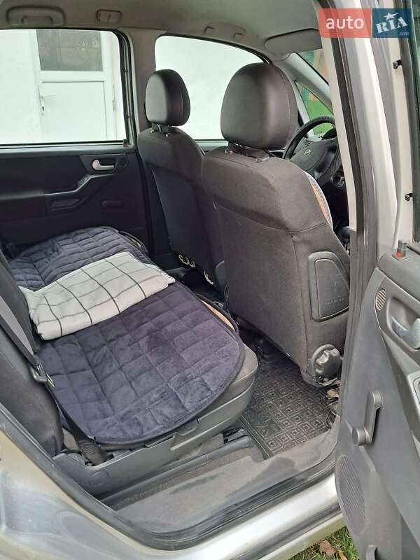 Микровэн Opel Meriva 2005 в Коростене