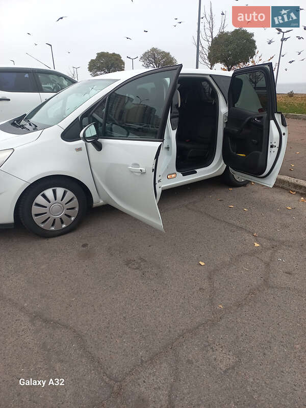 Микровэн Opel Meriva 2010 в Черкассах