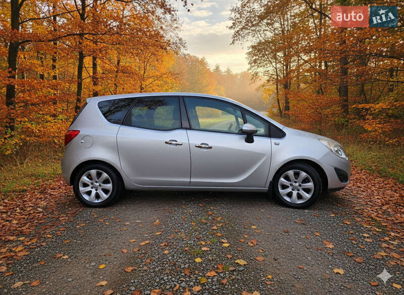 Микровэн Opel Meriva 2011 в Ровно