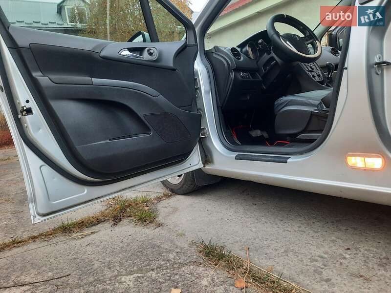 Мікровен Opel Meriva 2011 в Новояворівську