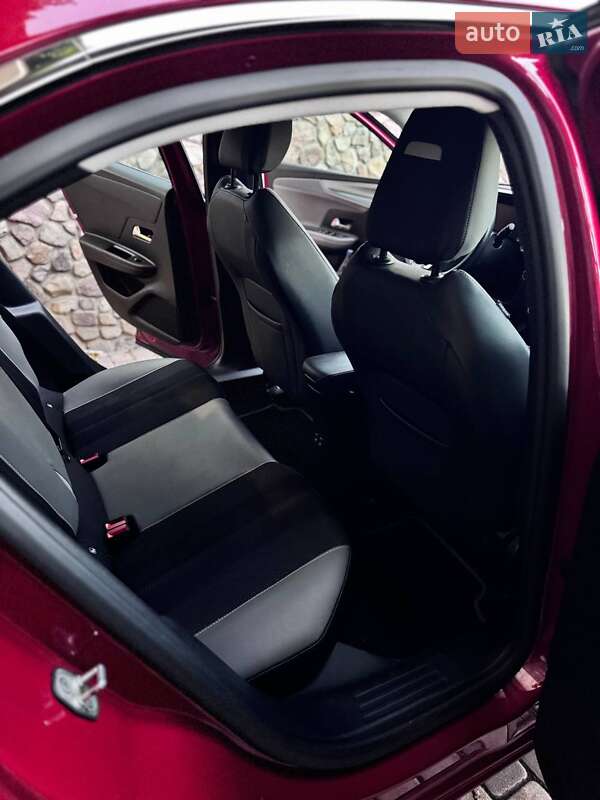 Внедорожник / Кроссовер Opel Mokka-e 2023 в Ужгороде
