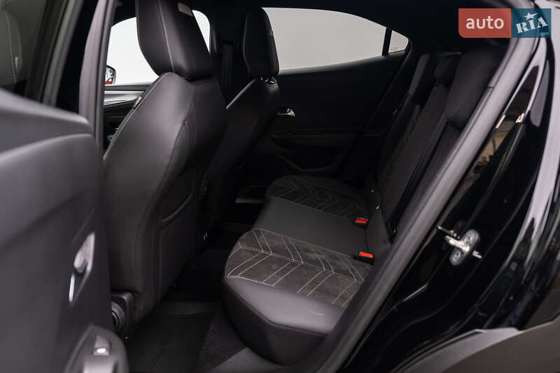 Внедорожник / Кроссовер Opel Mokka-e 2023 в Киеве