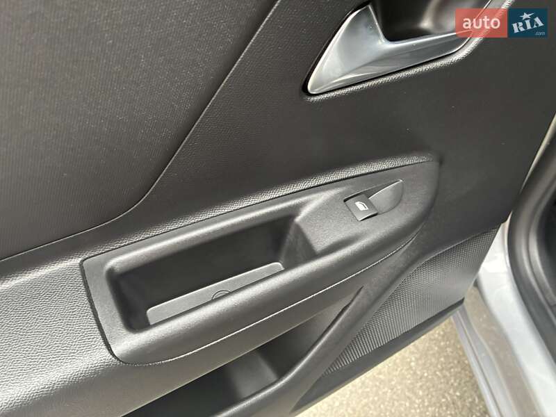 Позашляховик / Кросовер Opel Mokka-e 2021 в Києві фото 69 Позашляховик / Кросовер Opel Mokka-e 2021 в Києві