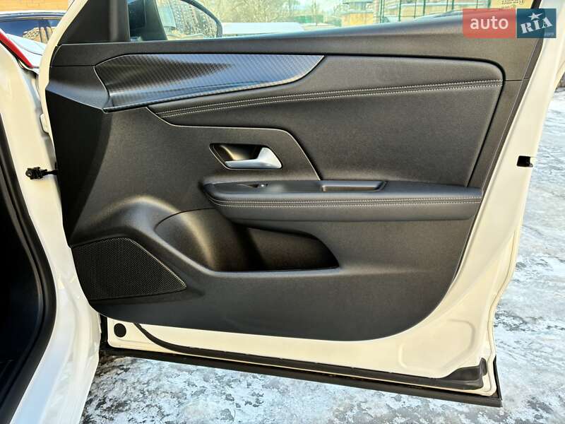 Внедорожник / Кроссовер Opel Mokka-e 2023 в Киеве