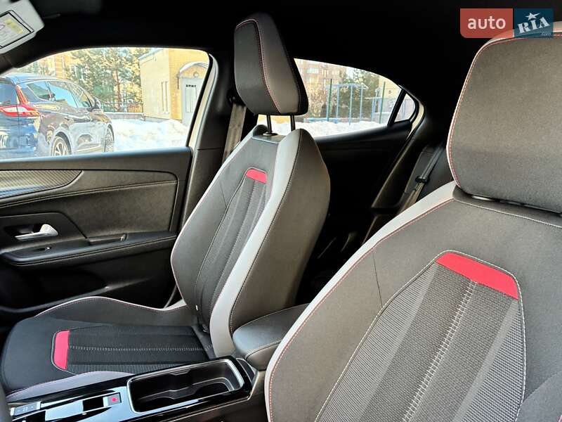 Внедорожник / Кроссовер Opel Mokka-e 2023 в Киеве