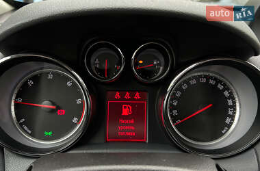 Позашляховик / Кросовер Opel Mokka 2013 в 