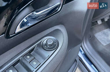Позашляховик / Кросовер Opel Mokka 2019 в 