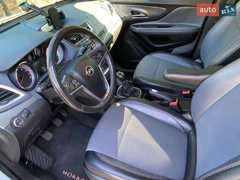 Внедорожник / Кроссовер Opel Mokka 2013 в Ужгороде