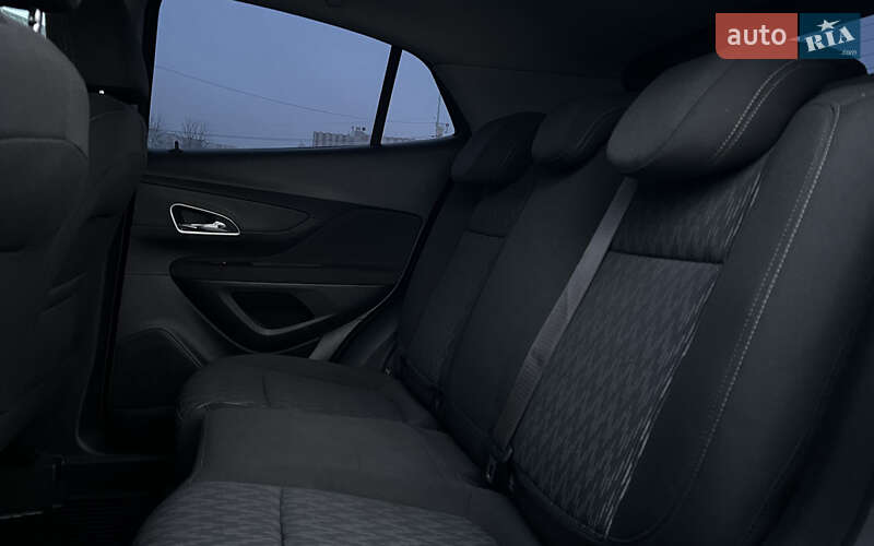 Позашляховик / Кросовер Opel Mokka 2016 в Львові