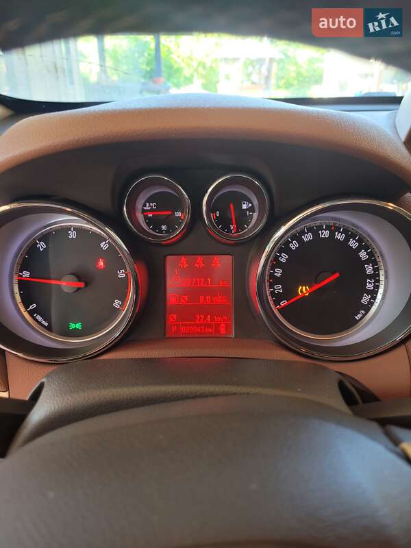 Внедорожник / Кроссовер Opel Mokka 2015 в Полтаве