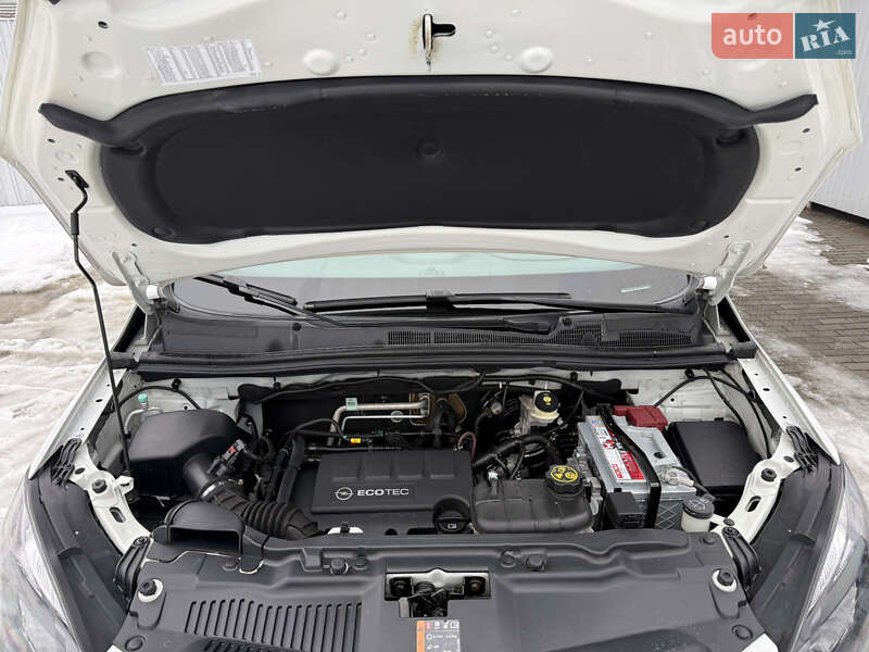 Внедорожник / Кроссовер Opel Mokka 2016 в Виннице