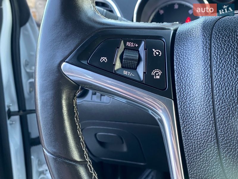 Позашляховик / Кросовер Opel Mokka 2015 в Коломиї