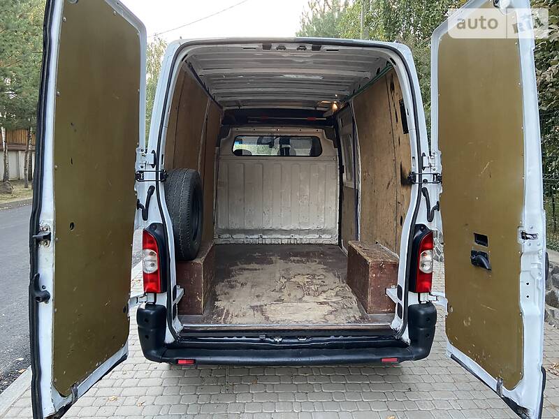 Грузопассажирский фургон Opel Movano 2005 в Ровно