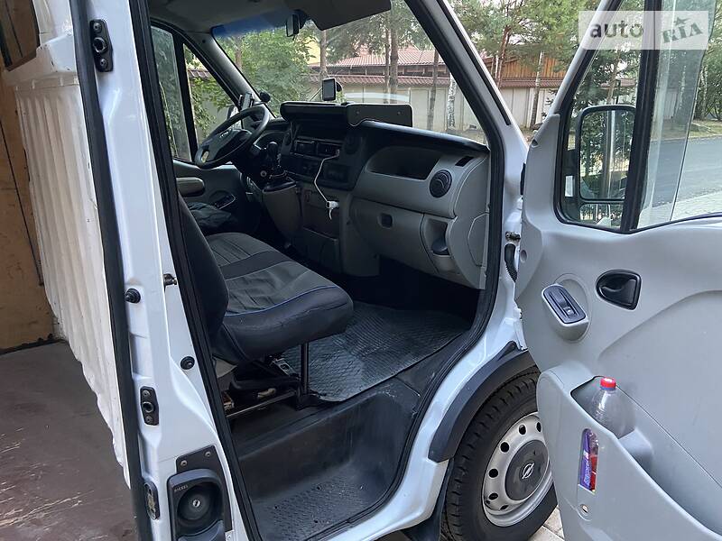 Грузопассажирский фургон Opel Movano 2005 в Ровно
