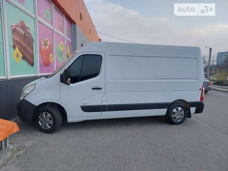 Вантажний фургон Opel Movano 2014 в Ізюмі