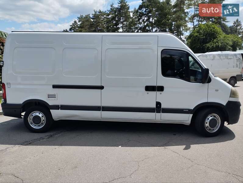 Грузовой фургон Opel Movano 2006 в Умани