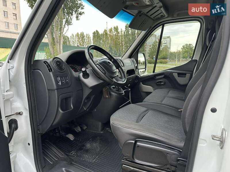 Вантажний фургон Opel Movano 2017 в Черкасах