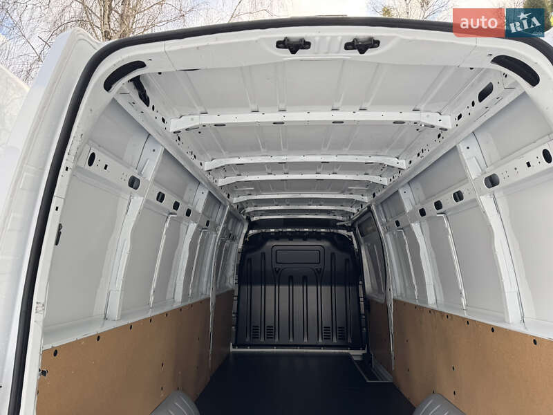 Вантажний фургон Opel Movano 2021 в Кореці