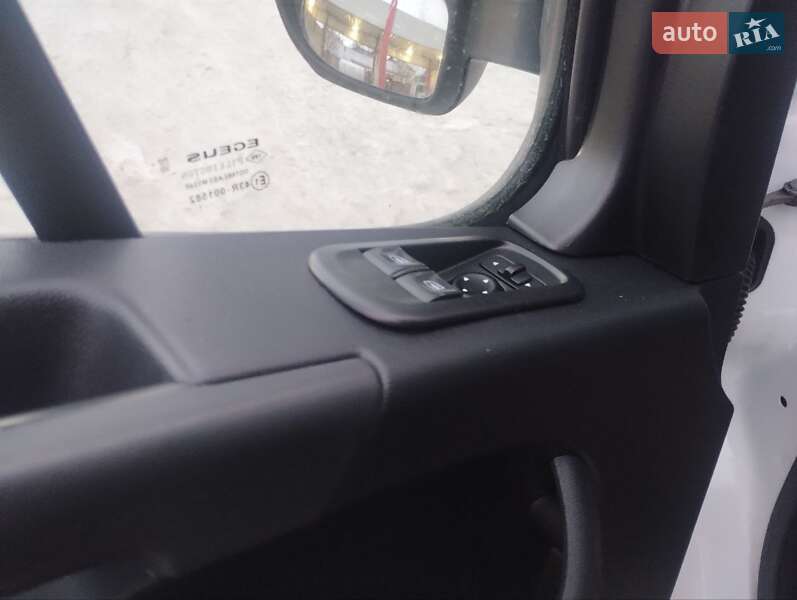 Вантажний фургон Opel Movano 2021 в Дубні