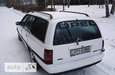 Универсал Opel Omega 1989 в 