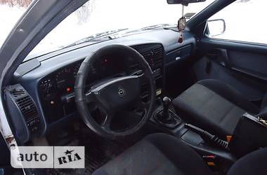 Универсал Opel Omega 1989 в 