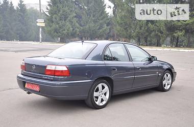 Седан Opel Omega 2002 в Ровно