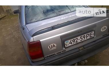 Седан Opel Omega 1988 в Ужгороде