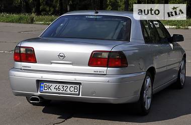 Седан Opel Omega 2003 в Рівному