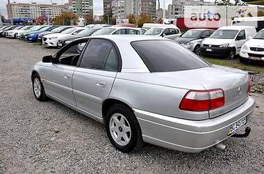 Седан Opel Omega 2000 в Львове