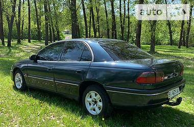 Седан Opel Omega 1995 в Гадяче