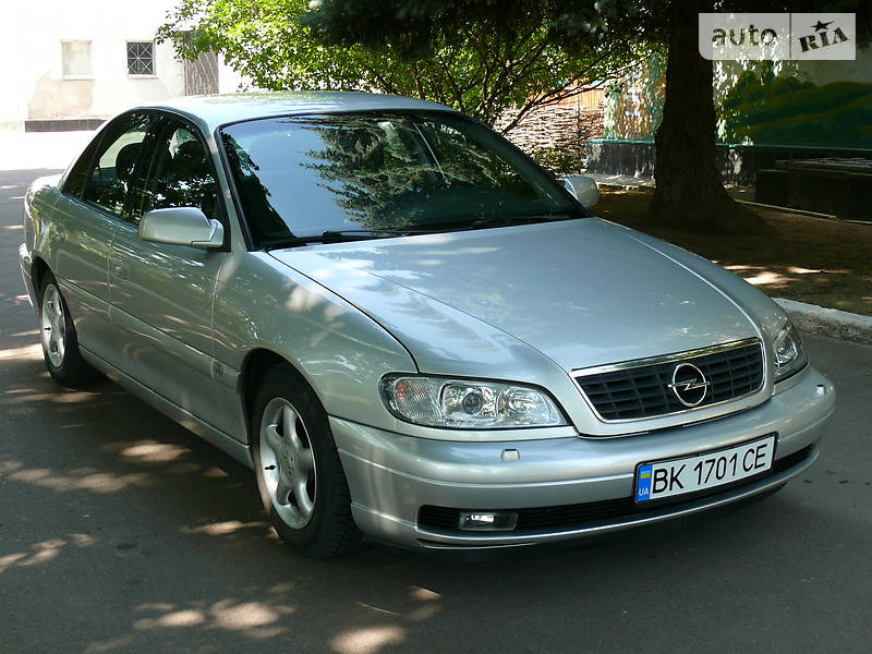 Седан Opel Omega 2003 в Ровно