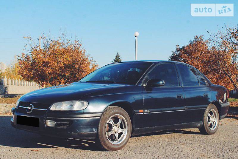 Седан Opel Omega 1995 в Южноукраинске