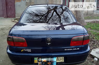 Седан Opel Omega 1995 в Николаеве