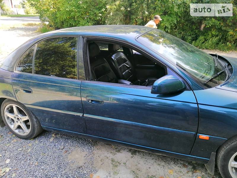 Седан Opel Omega 1995 в Староконстантинове