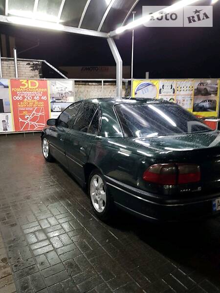 Седан Opel Omega 1999 в Луцке