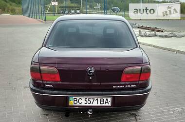 Седан Opel Omega 1995 в Каменке-Бугской