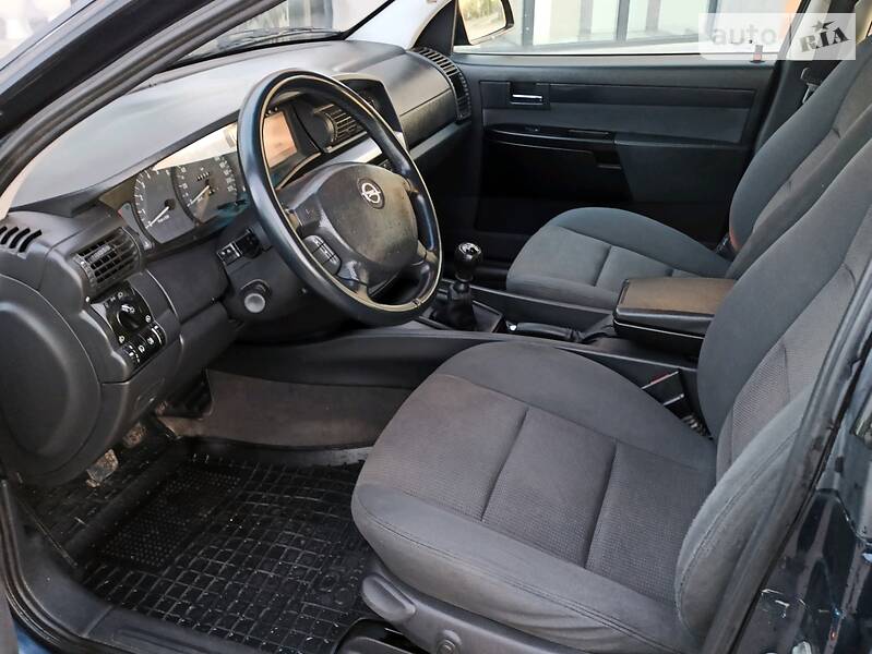 Універсал Opel Omega 2002 в Луцьку
