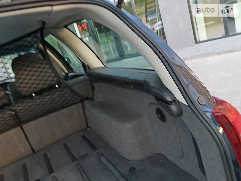 Універсал Opel Omega 2002 в Луцьку