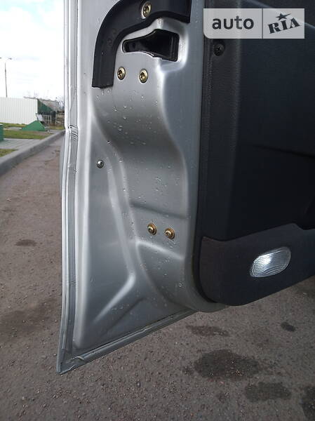 Седан Opel Omega 2003 в Черкасах