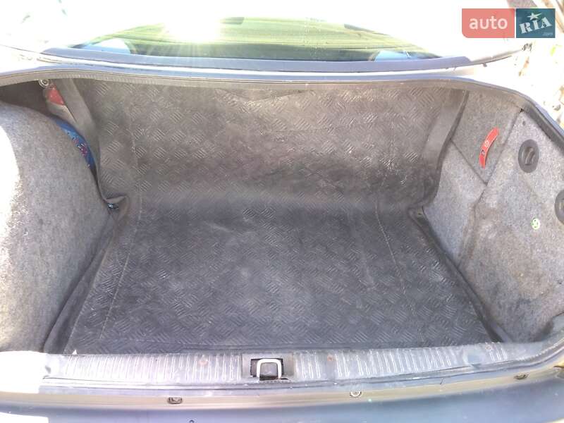Седан Opel Omega 1996 в Благовіщенську