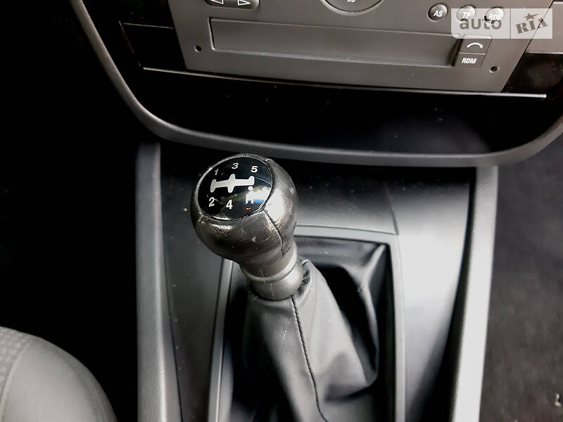 Седан Opel Omega 2000 в Дніпрі