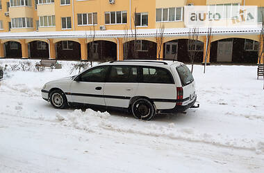 Универсал Opel Omega 1995 в Киеве
