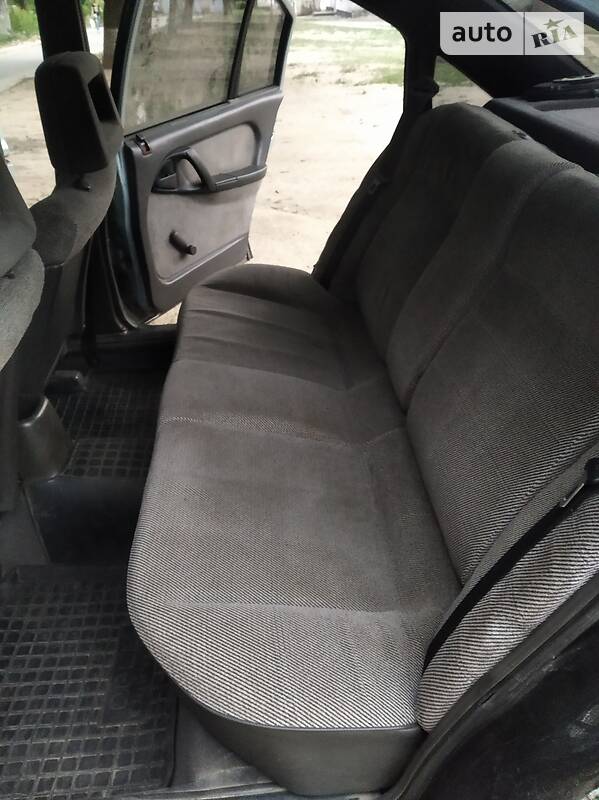 Седан Opel Omega 1987 в Покрові